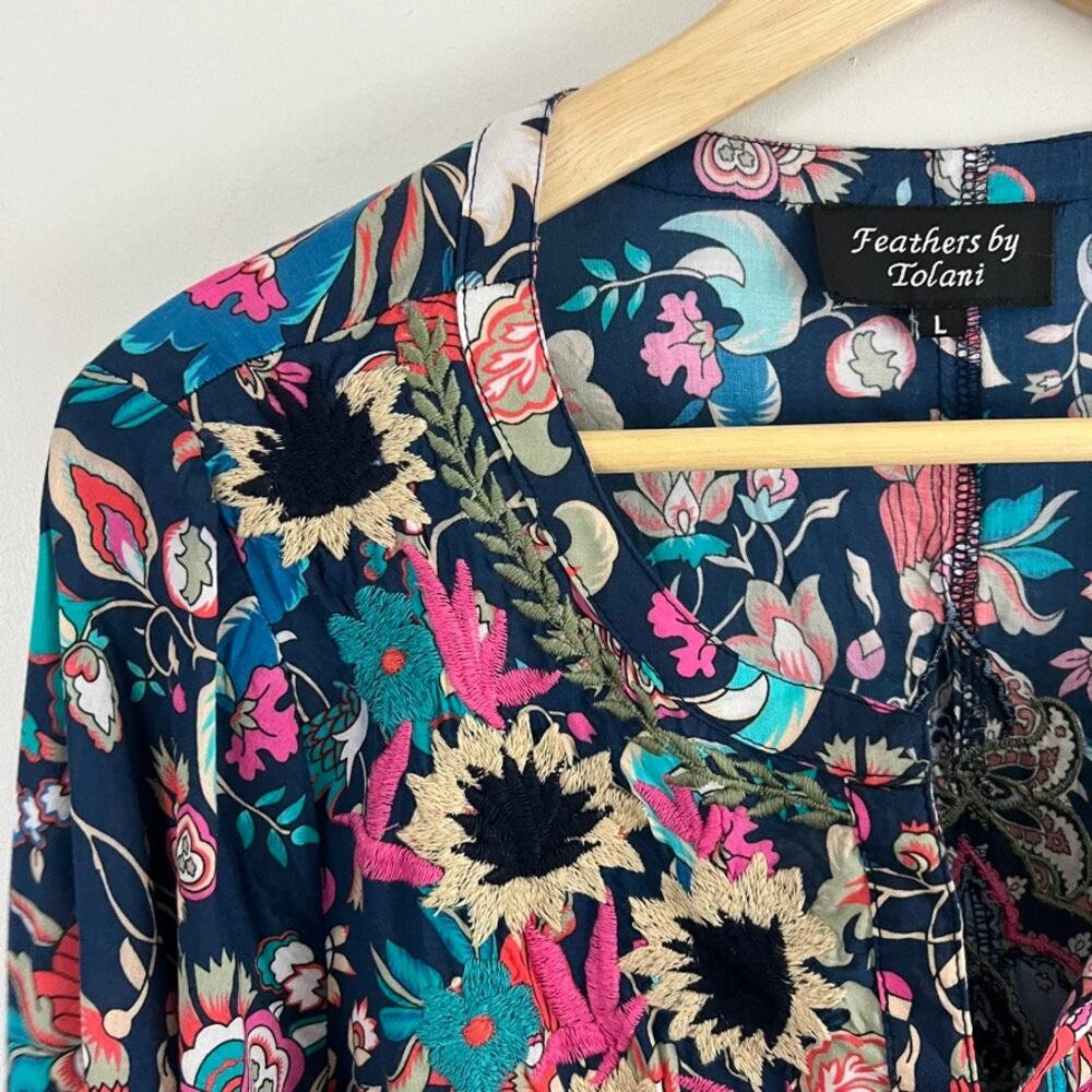 Feathers By Tolani Tunic Top Embroidered Floral Women Size Large - Picture 7 of 10